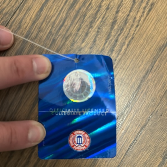 Illinois Sweater - Picture 5 of 6